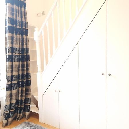 Apartamento F8-Mezzanine 1St Floor Flat Fits 3 Near Paddington Londres Exterior foto