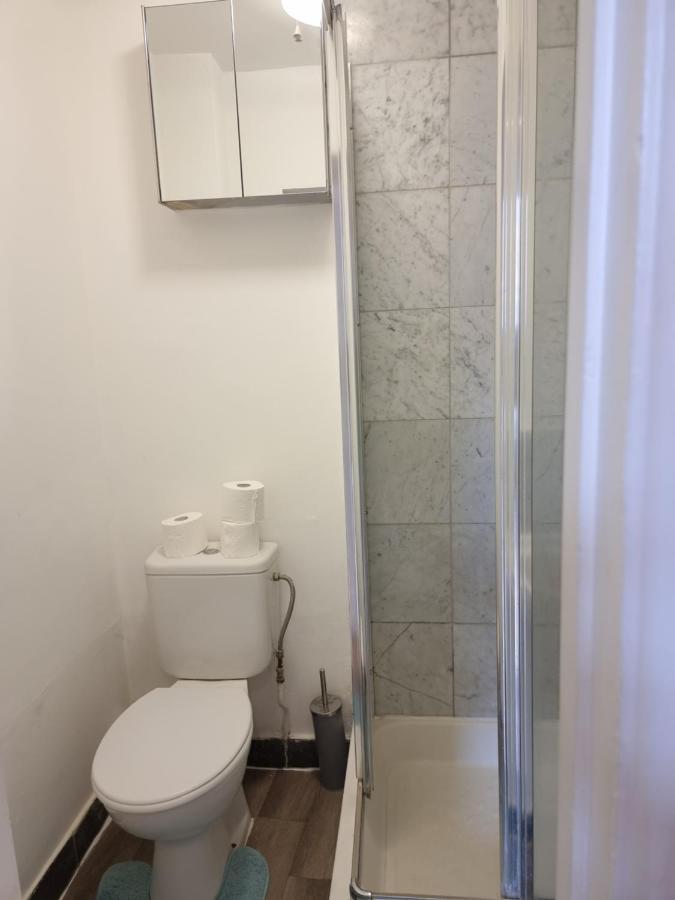 Apartamento F8-Mezzanine 1St Floor Flat Fits 3 Near Paddington Londres Exterior foto