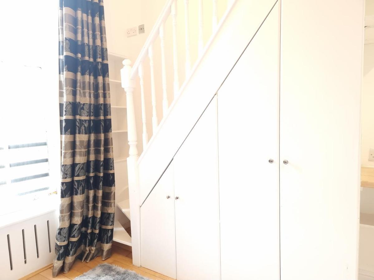 Apartamento F8-Mezzanine 1St Floor Flat Fits 3 Near Paddington Londres Exterior foto